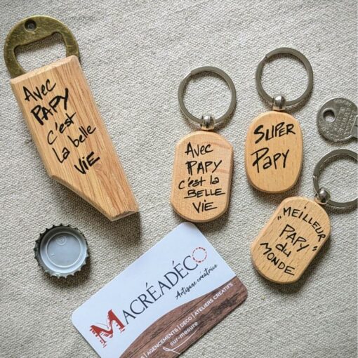 decapsuleur-porte-clefs-cadeau-bois-papi-papy-ecriture-personnalisé-artisanal