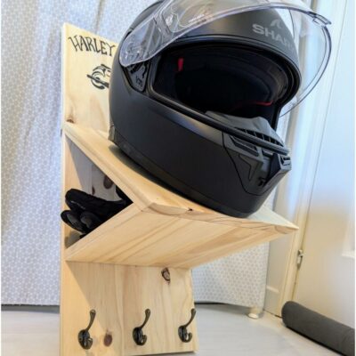 support-rangement-casque-equipement-moto-bois-artisanal